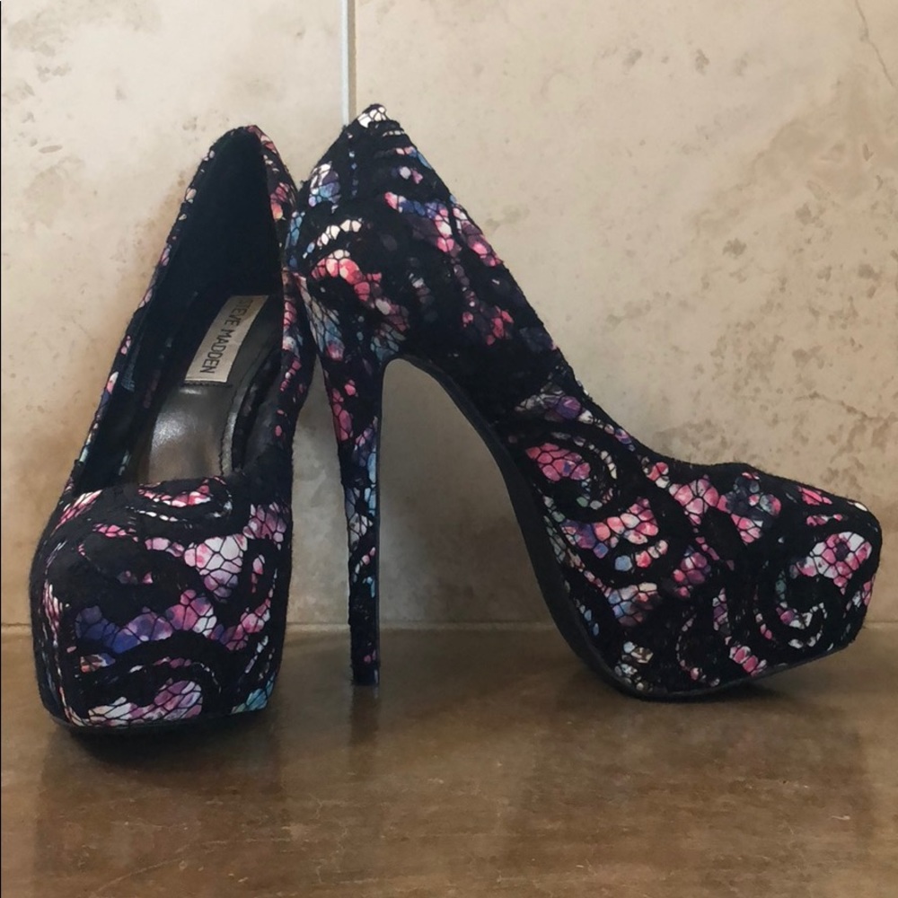 Steve Madden multi colored floral pumps